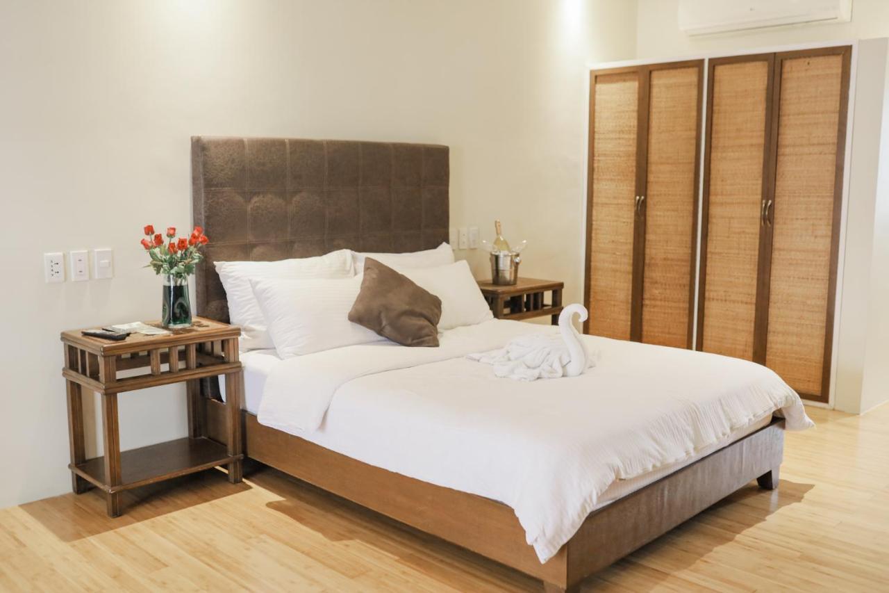 Kingsley'S Hotel And Gastro Pub Mabalacat Экстерьер фото